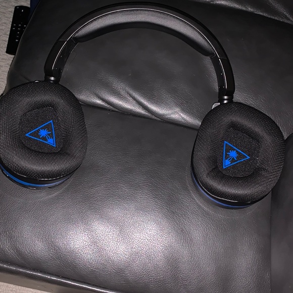 Turtle beach headset - Picture 3 of 3